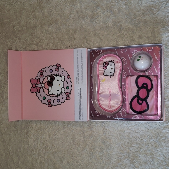 Hello Kitty The Creme Shop Cozy Slumber Spa Essentials Set Rose Creme Scented - Picture 3 of 7